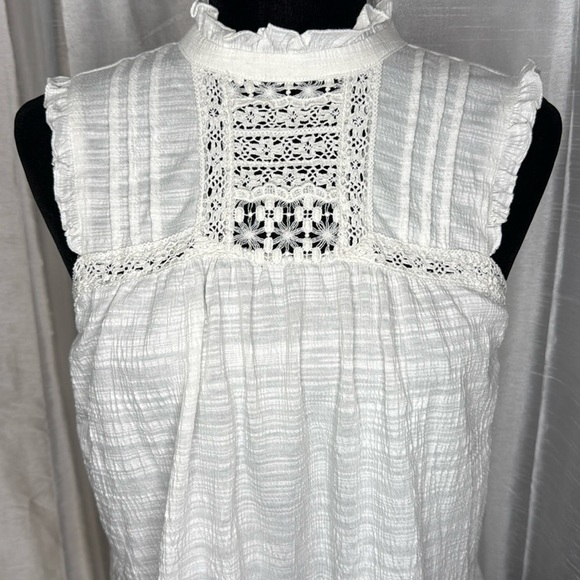 Cable & Gauge Crochet Ruffle Pleated Crinkle Sleeveless White Top Women’s Small - Picture 1 of 7